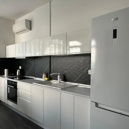 Eme - Kompleksi Lura 2 Gjiri I Lalzit Apartment *