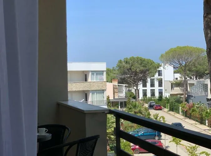 Eme - Kompleksi Lura 2 Gjiri I Lalzit Appartamento *