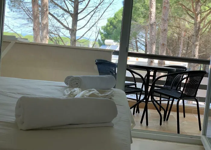 Eme - Kompleksi Lura 2 Gjiri I Lalzit Durrës
