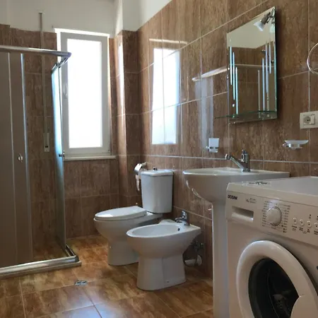 Eme - Kompleksi Lura 2 Gjiri I Lalzit * Durres