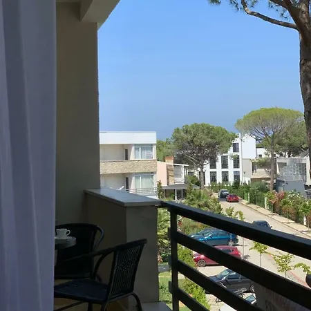Eme - Kompleksi Lura 2 Gjiri I Lalzit Apartment *