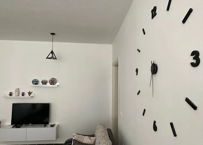 Eme - Kompleksi Lura 2 Gjiri I Lalzit * Durrës