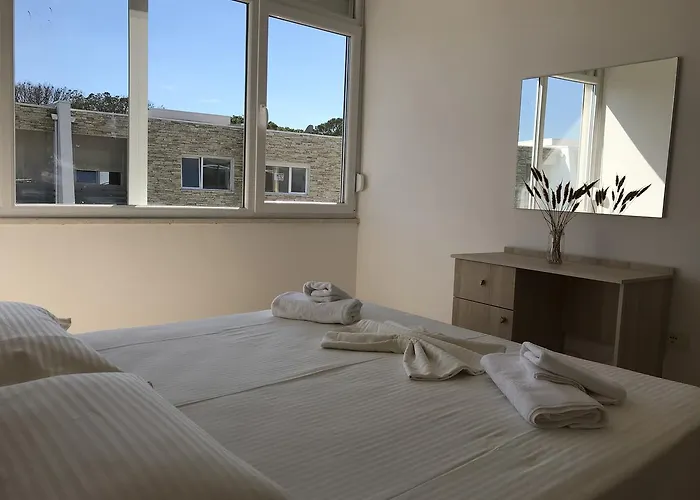 Eme - Kompleksi Lura 2 Gjiri I Lalzit * Durrës